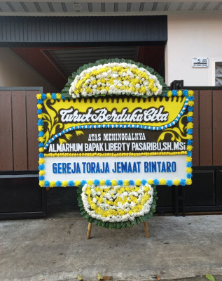 Papan Bunga Duka di Karang Kancana